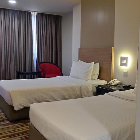 Harbour View Hotel Kuching Kültér fotó
