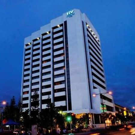 Harbour View Hotel Kuching Kültér fotó