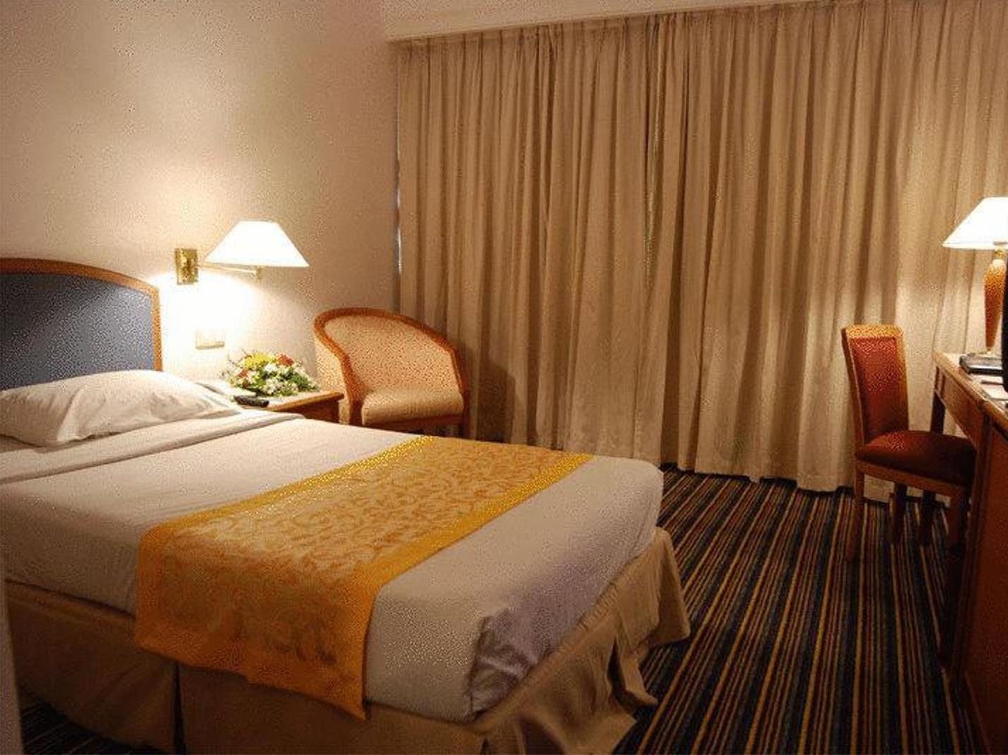 Harbour View Hotel Kuching Kültér fotó