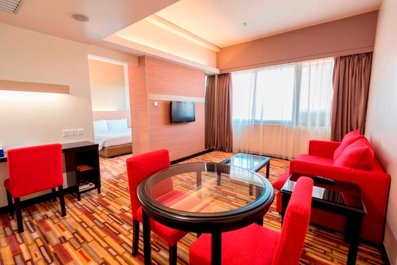 Harbour View Hotel Kuching Kültér fotó