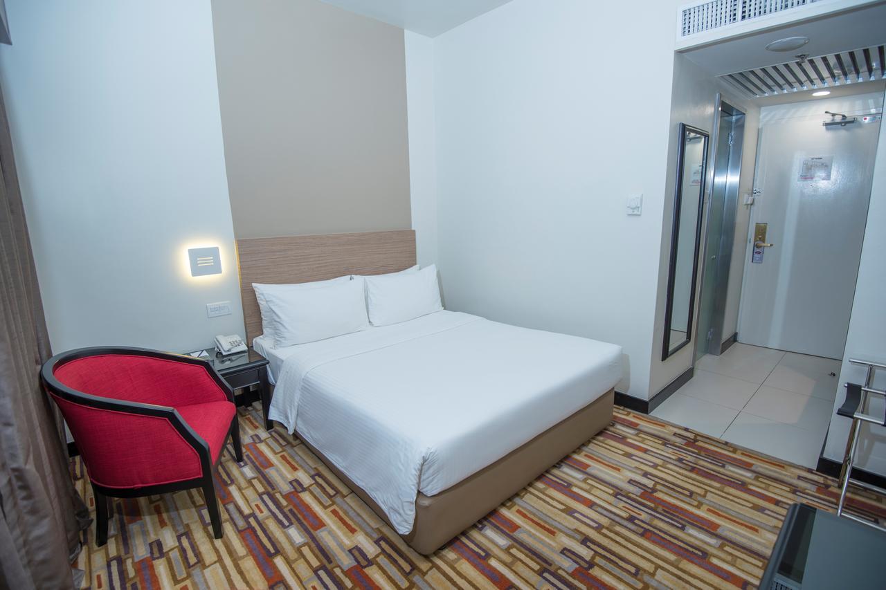 Harbour View Hotel Kuching Kültér fotó