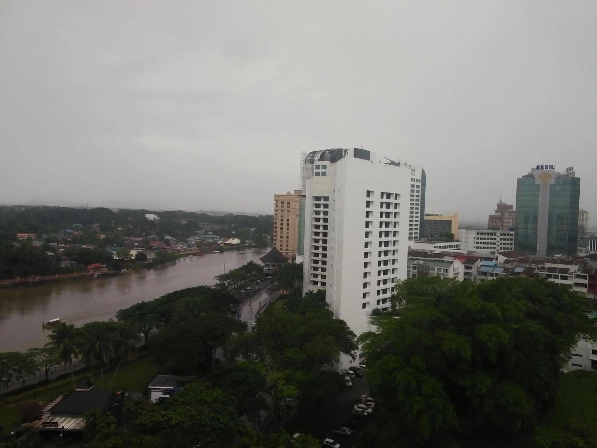 Harbour View Hotel Kuching Kültér fotó