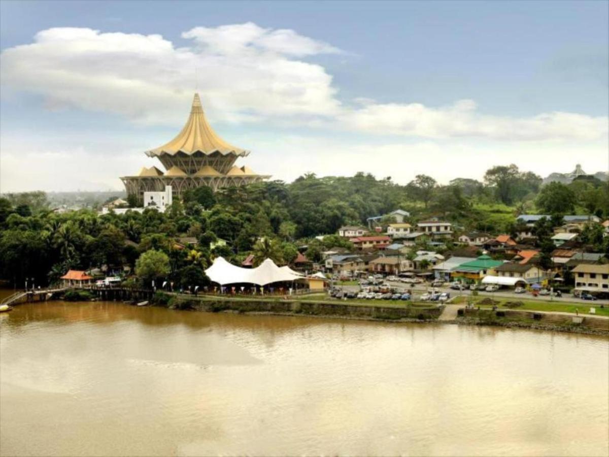 Harbour View Hotel Kuching Kültér fotó